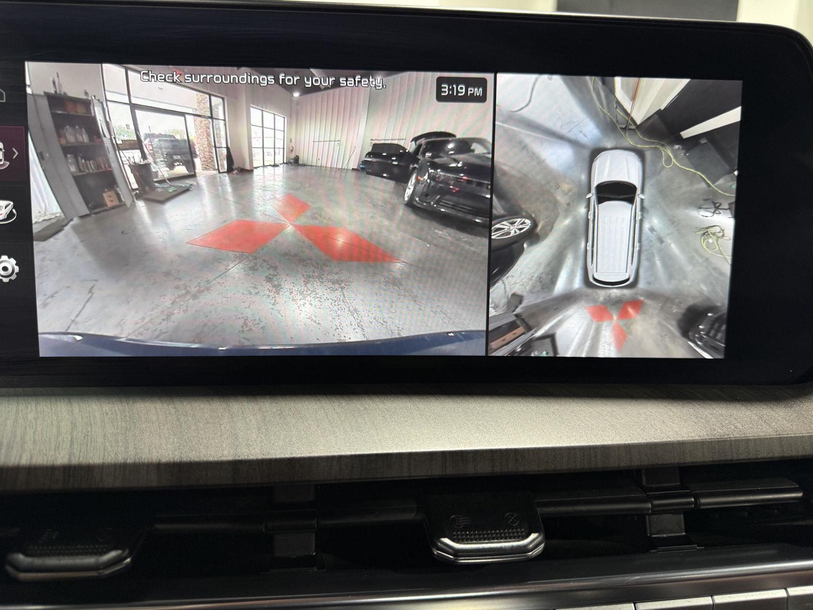 Vehicle photo 32