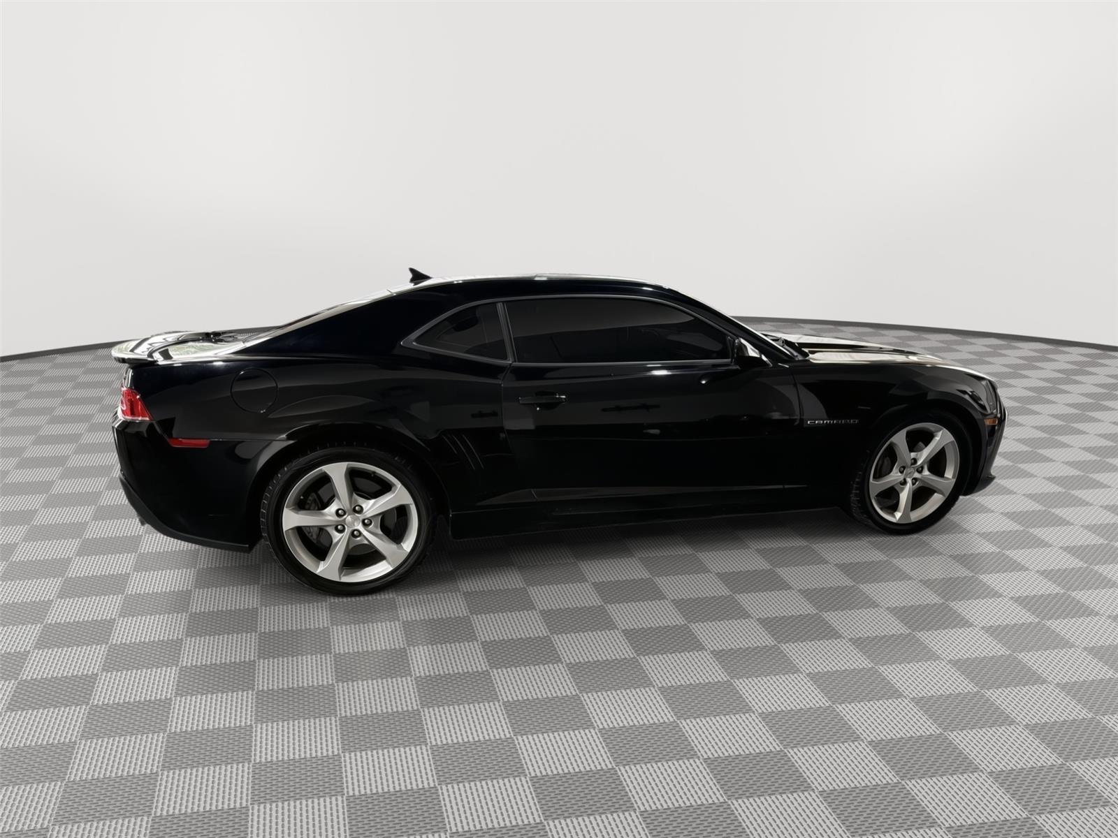 Vehicle photo 6