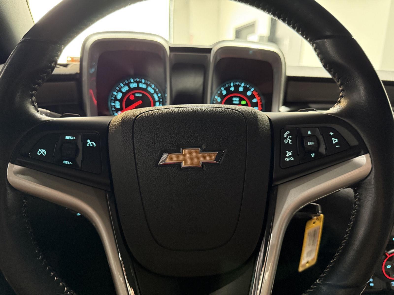 Vehicle photo 12