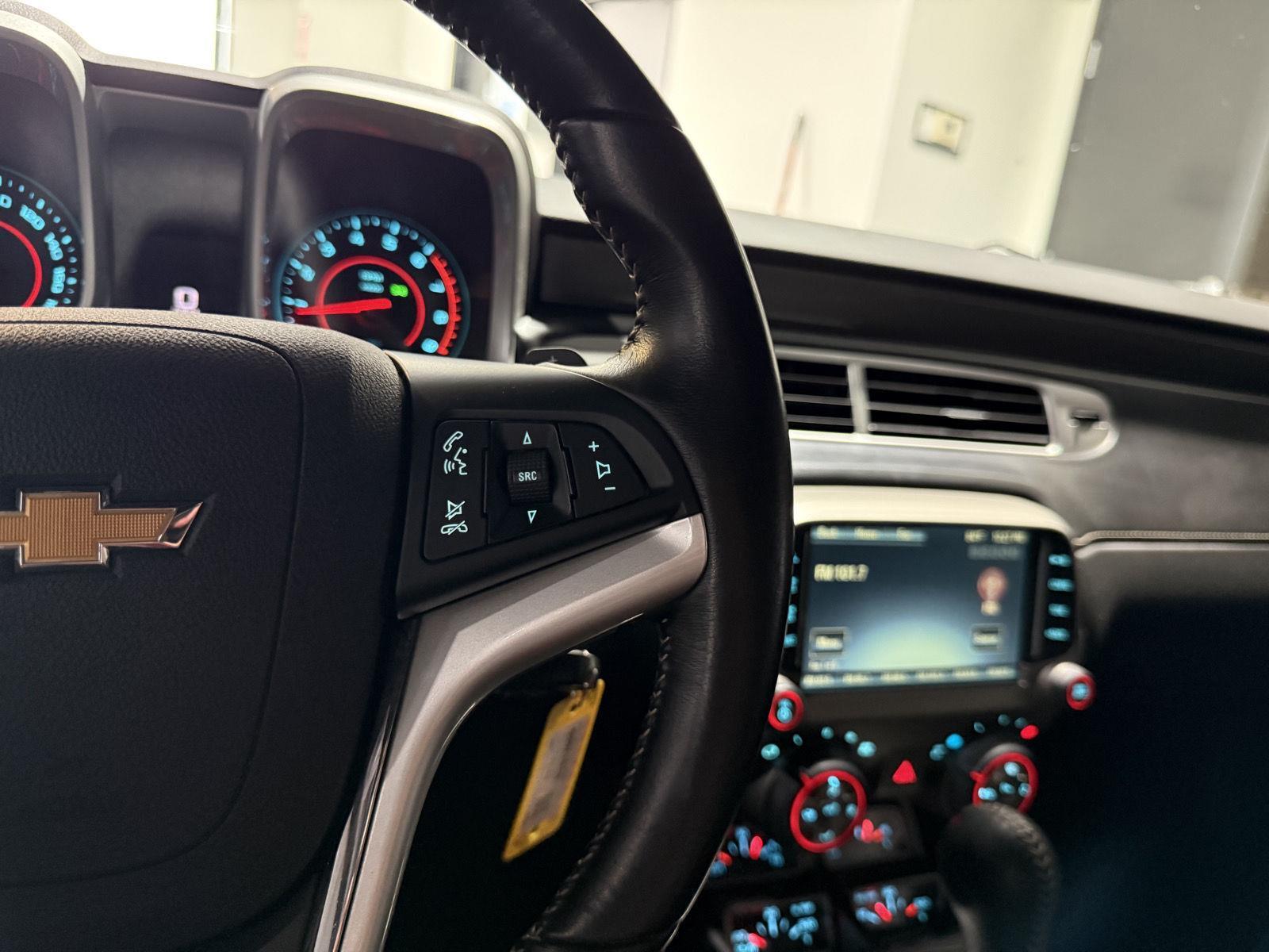 Vehicle photo 14