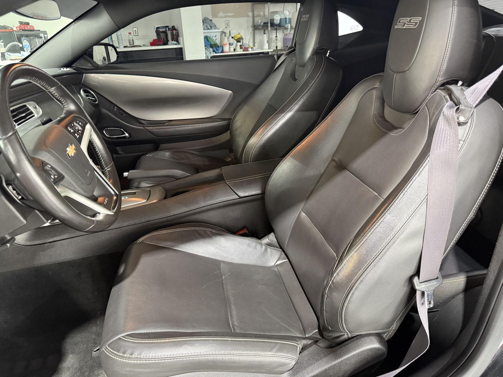 Vehicle photo 17
