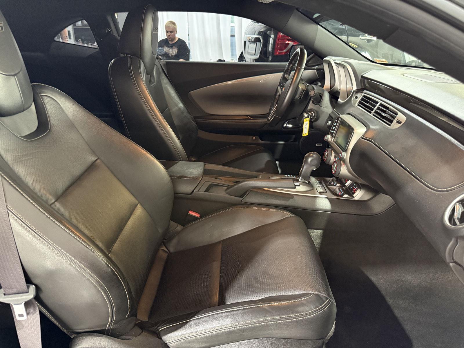 Vehicle photo 24
