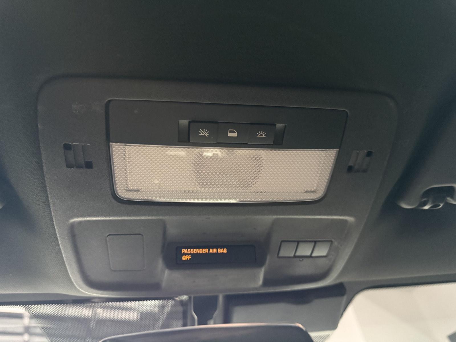 Vehicle photo 25