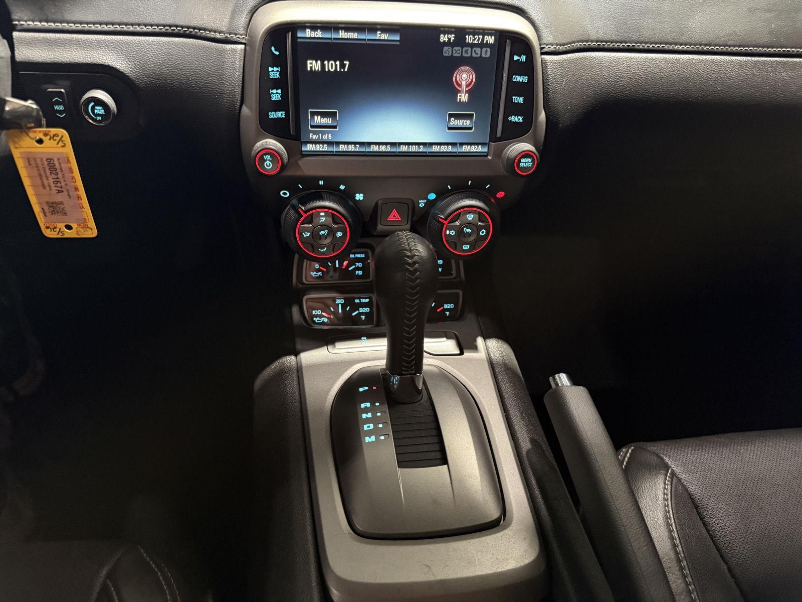 Vehicle photo 26