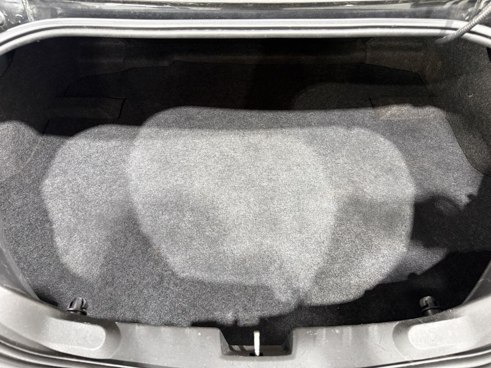 Vehicle photo 31