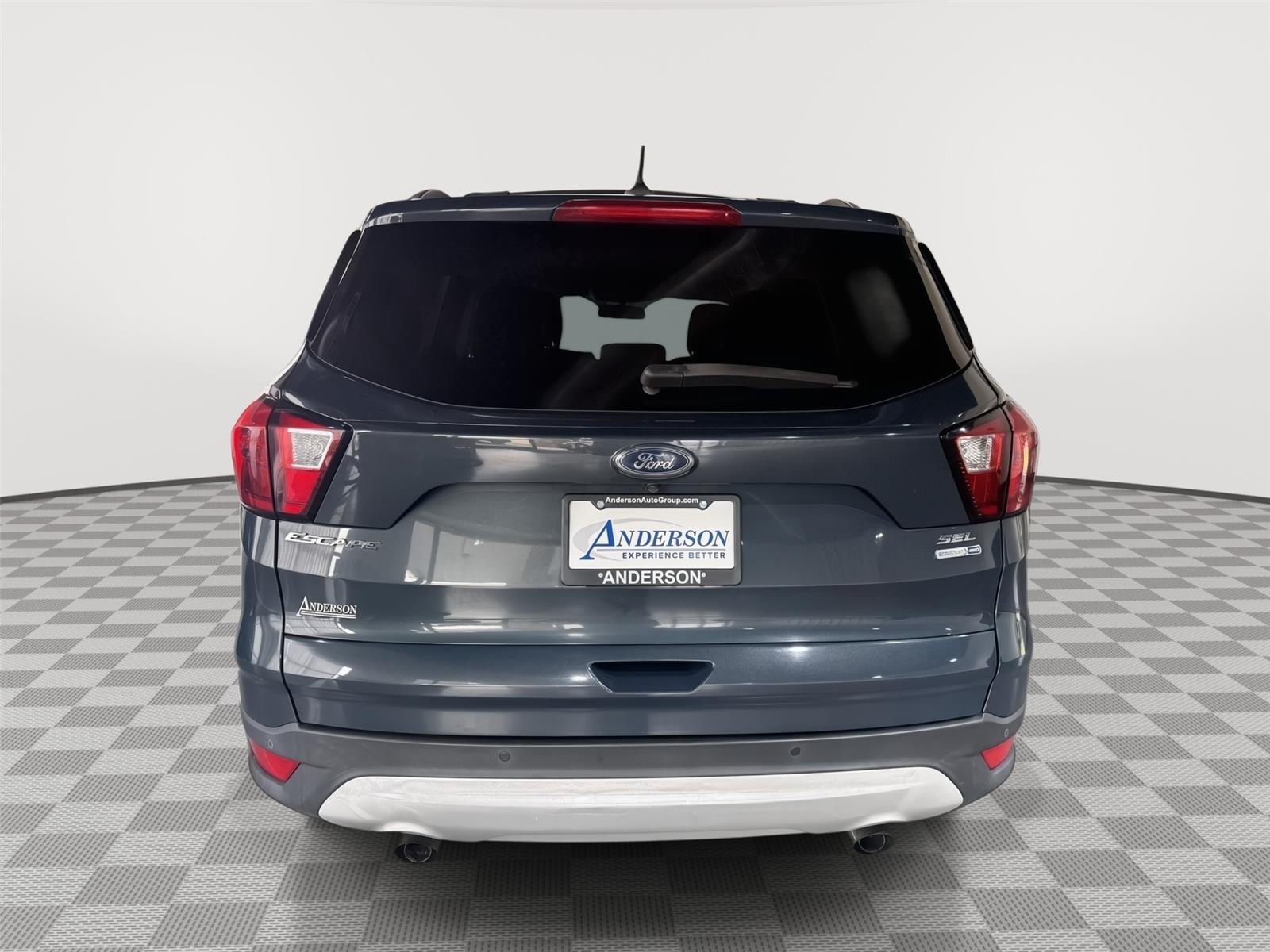 Vehicle photo 8