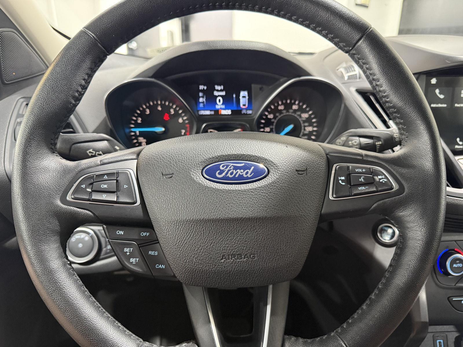 Vehicle photo 11