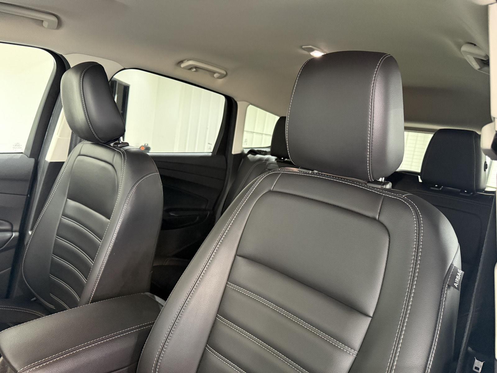 Vehicle photo 19