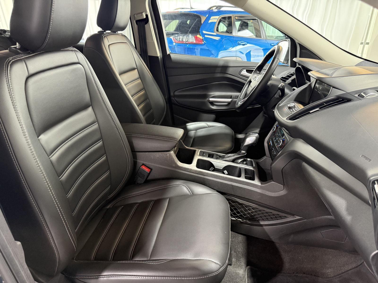 Vehicle photo 27