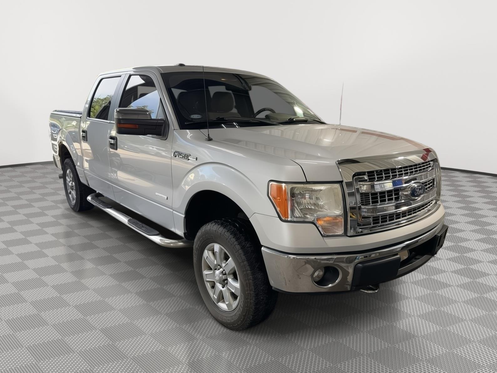 Vehicle photo 2