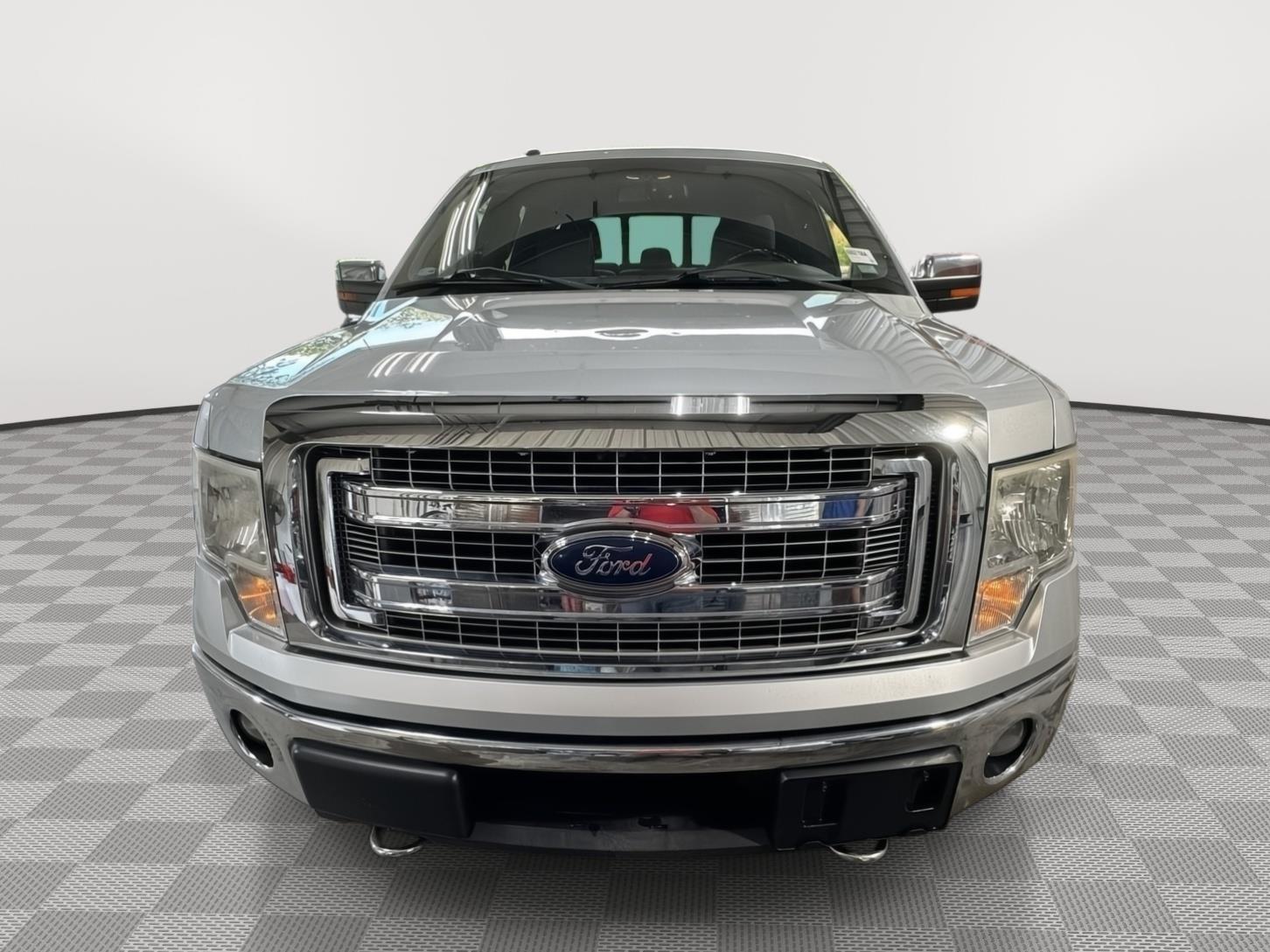 Vehicle photo 3
