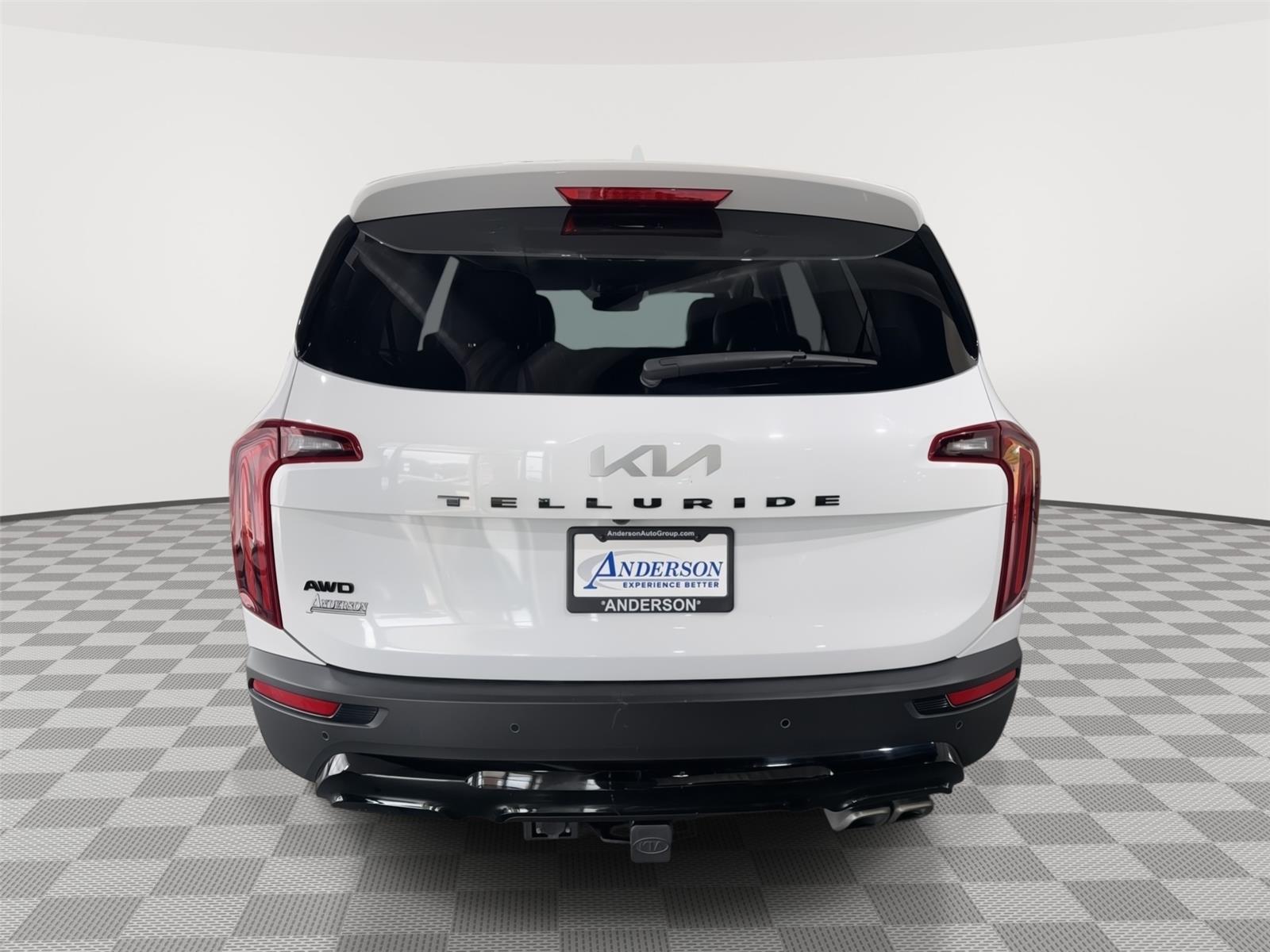 Vehicle photo 8