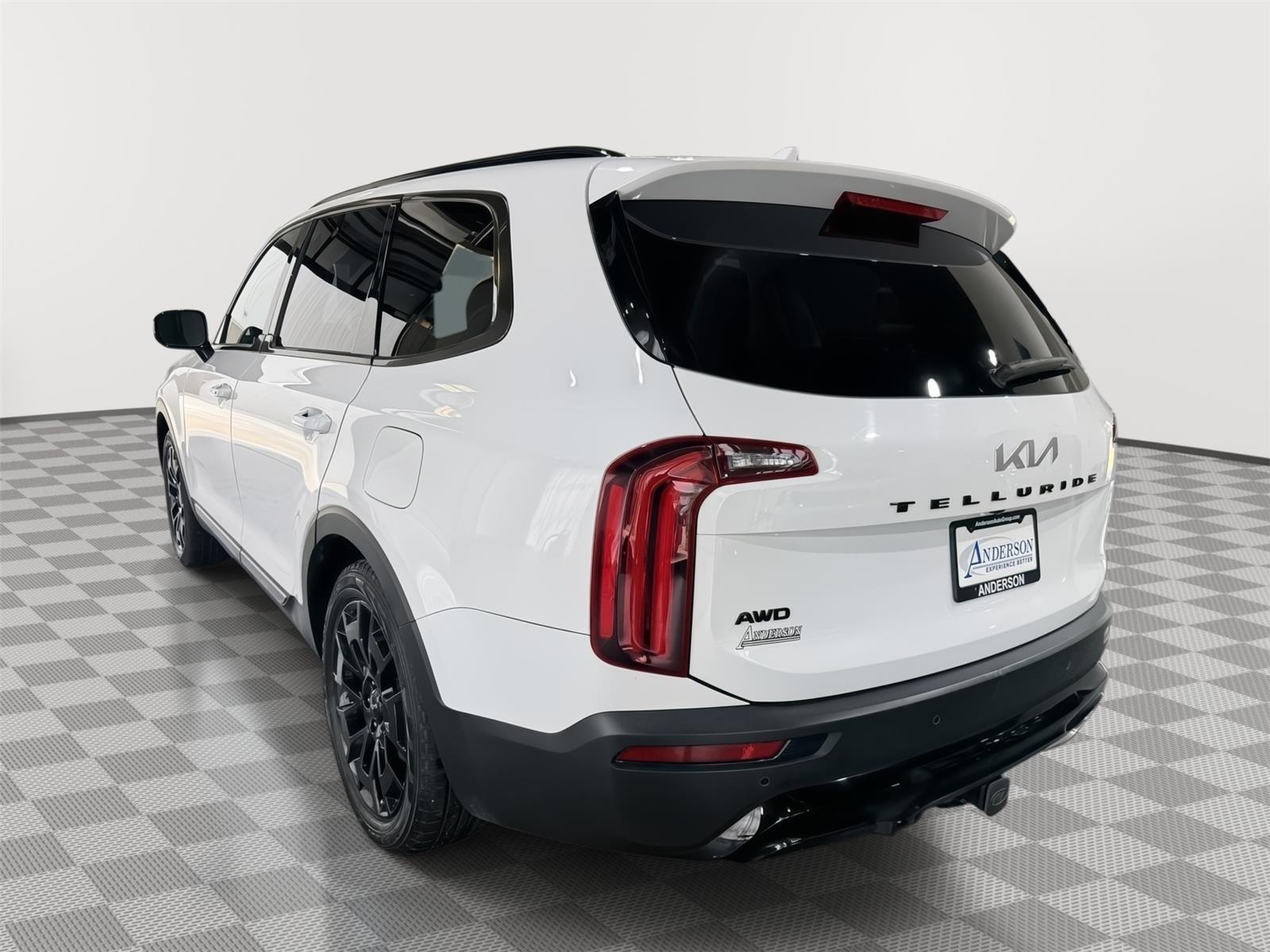 Vehicle photo 9