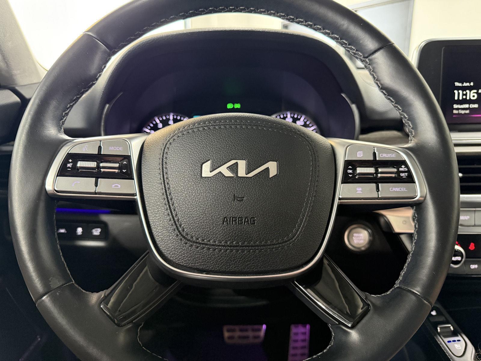Vehicle photo 11