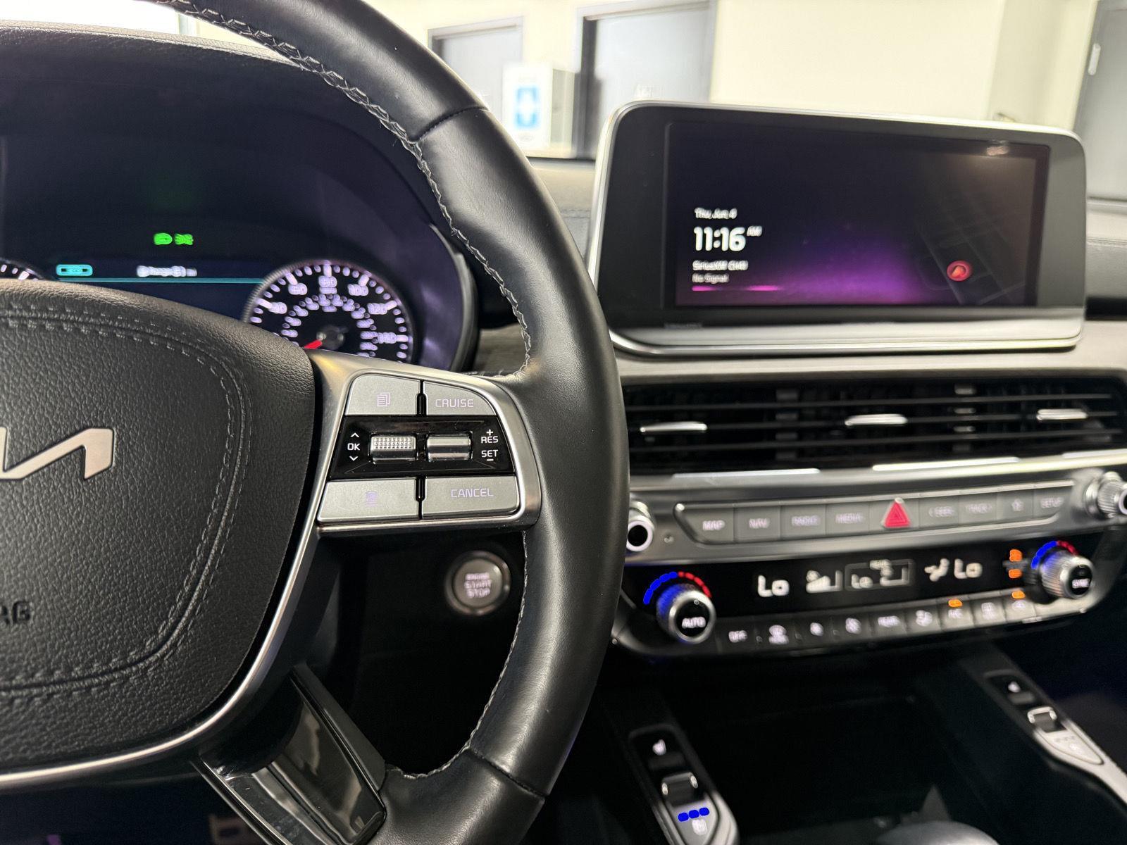 Vehicle photo 14
