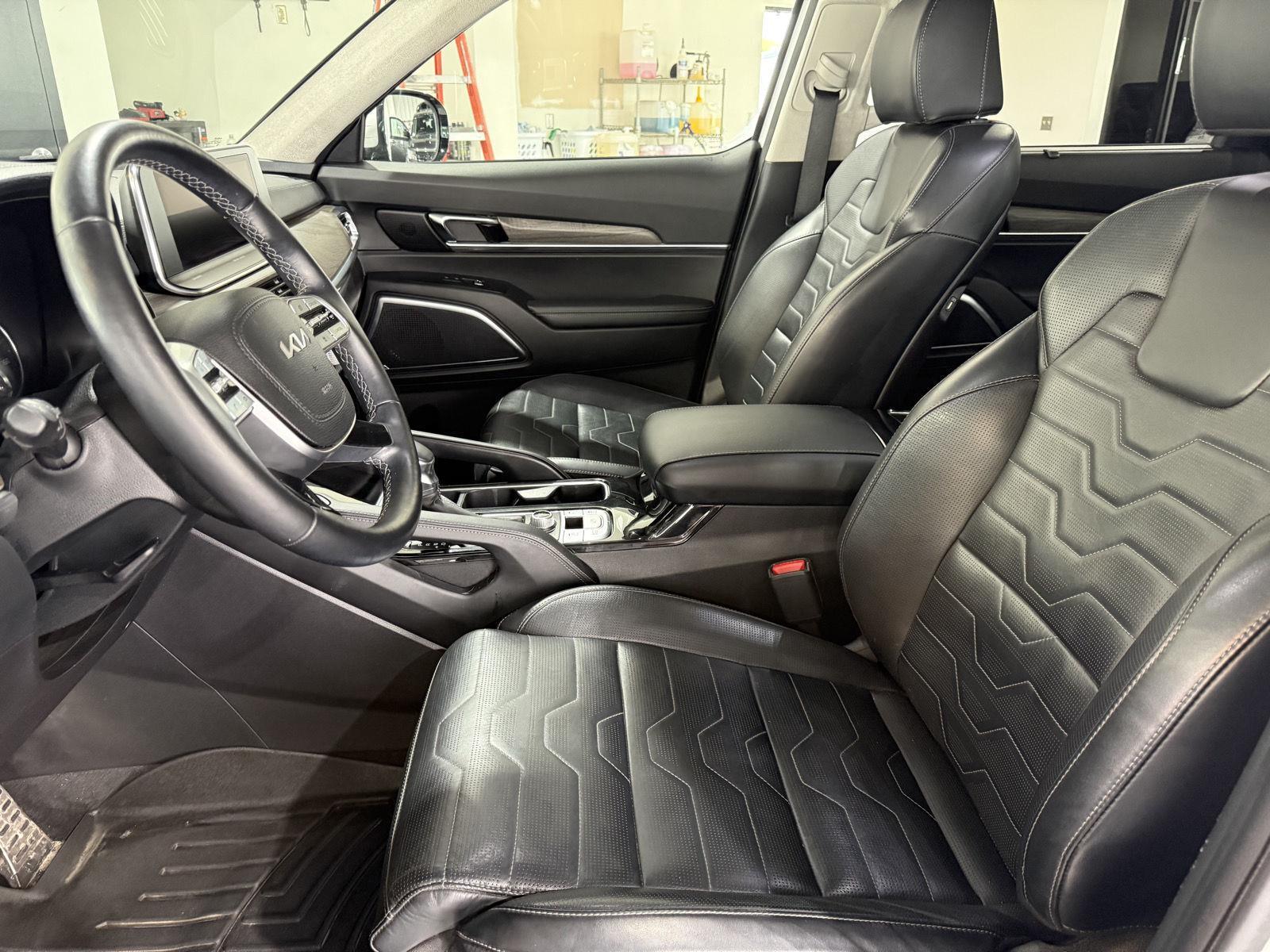 Vehicle photo 17