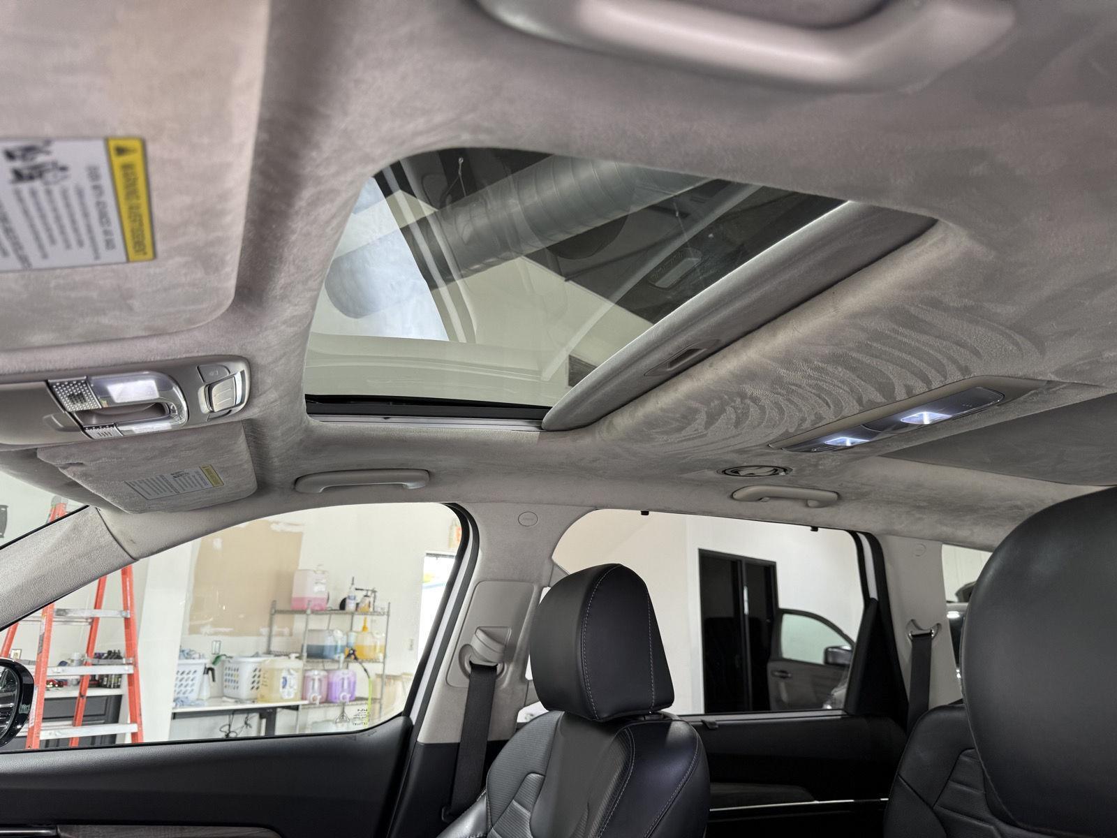 Vehicle photo 28