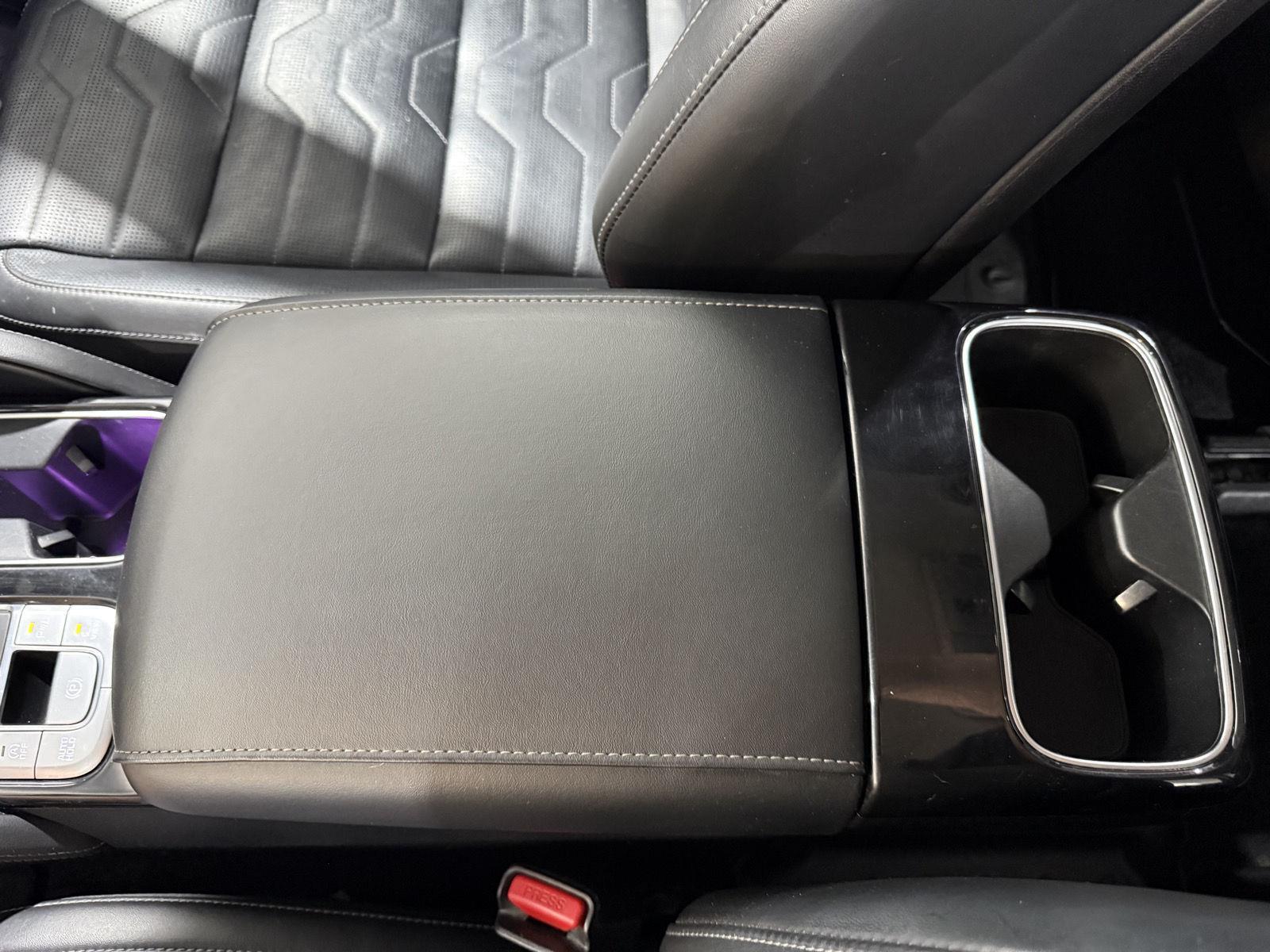 Vehicle photo 32