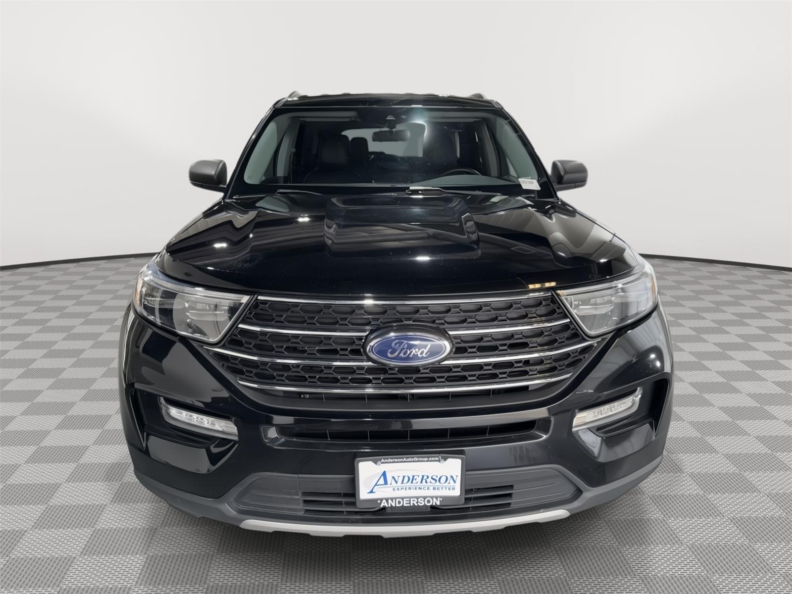 Vehicle photo 4