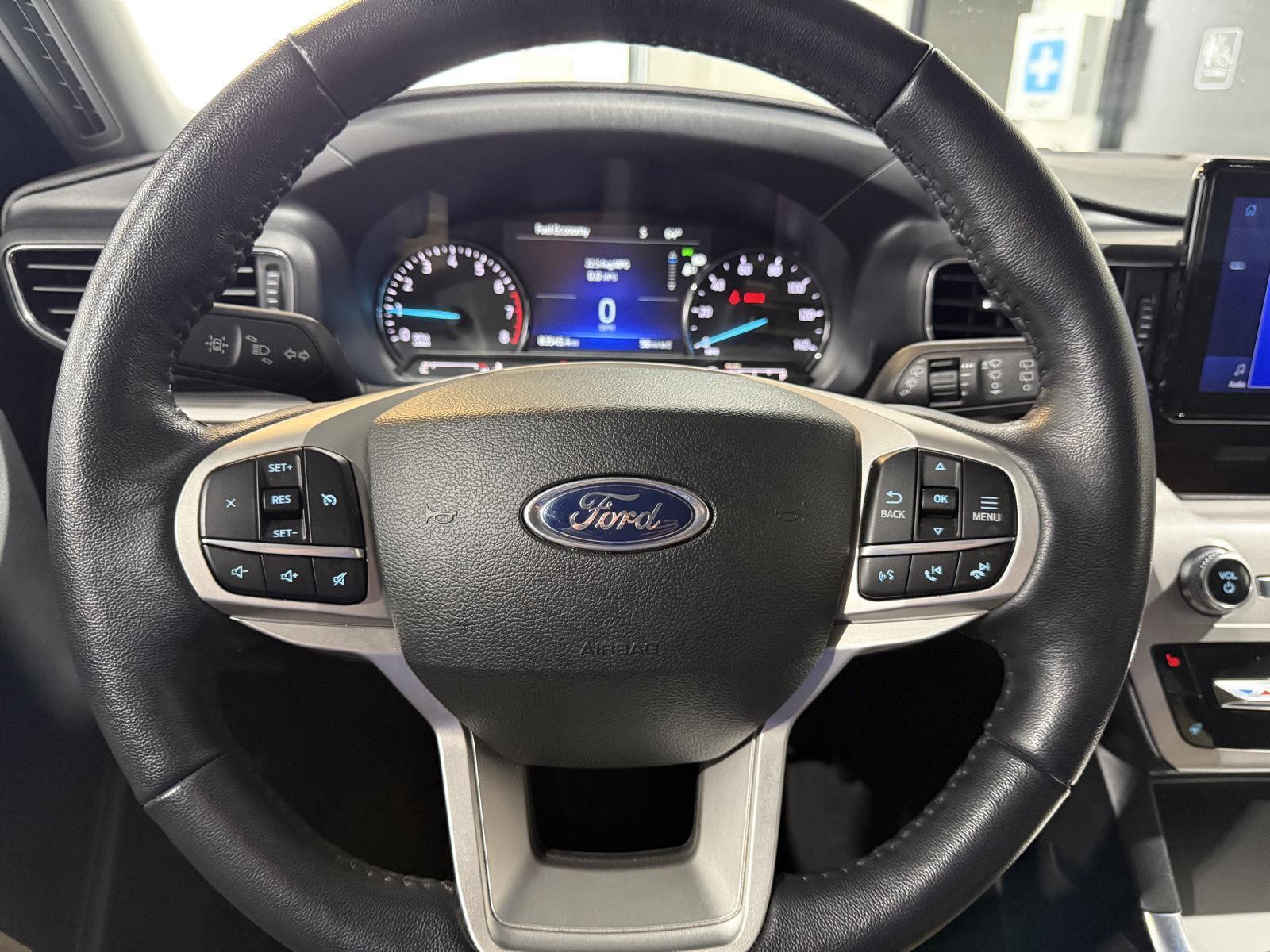 Vehicle photo 11