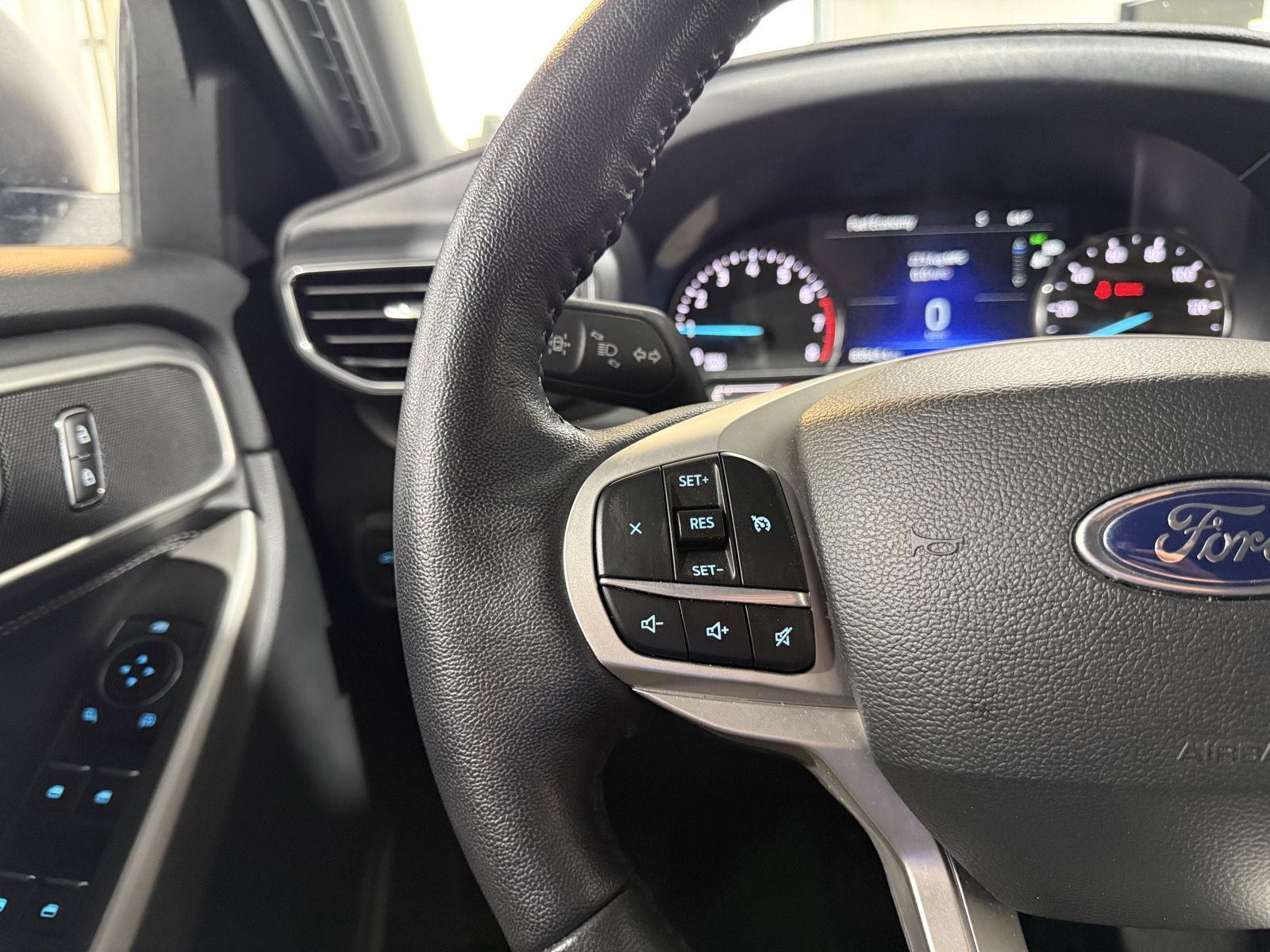 Vehicle photo 14