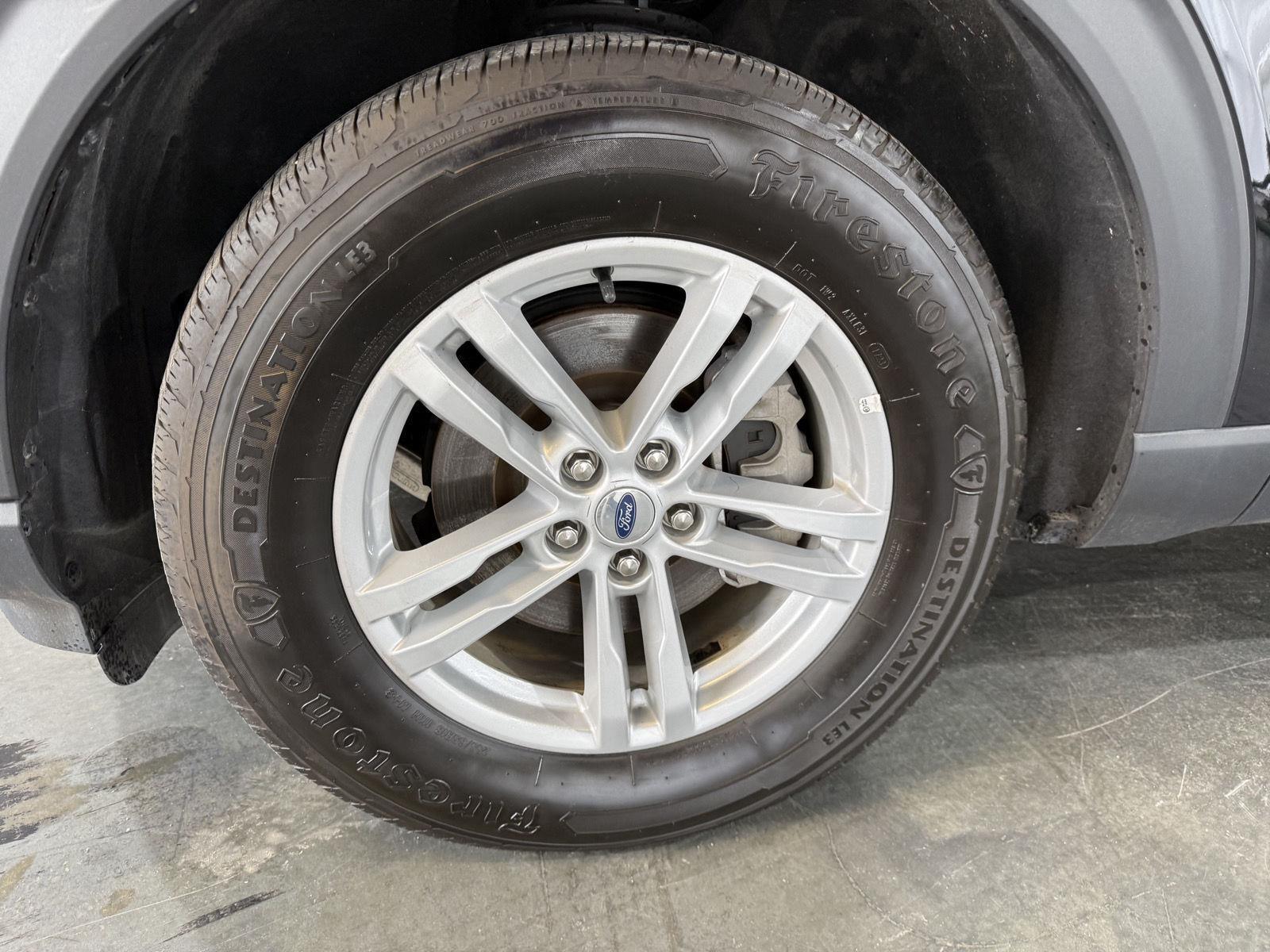 Vehicle photo 10