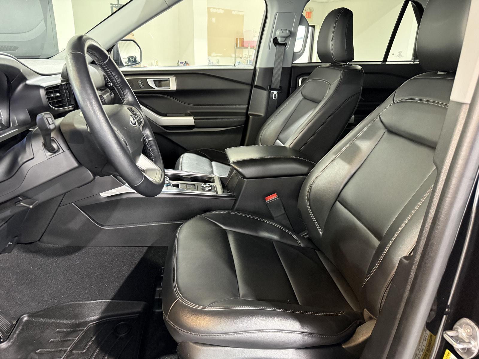 Vehicle photo 17