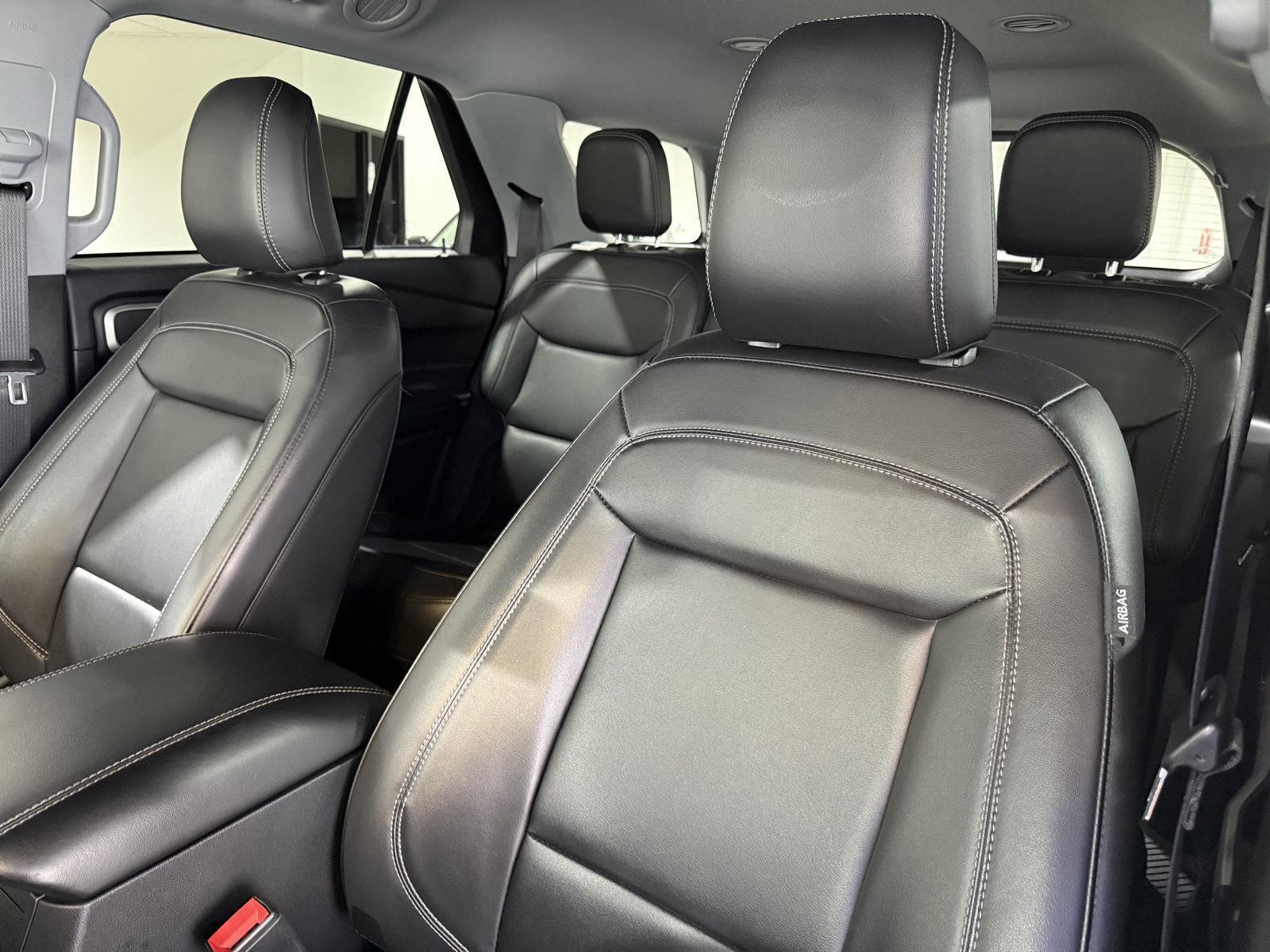 Vehicle photo 18