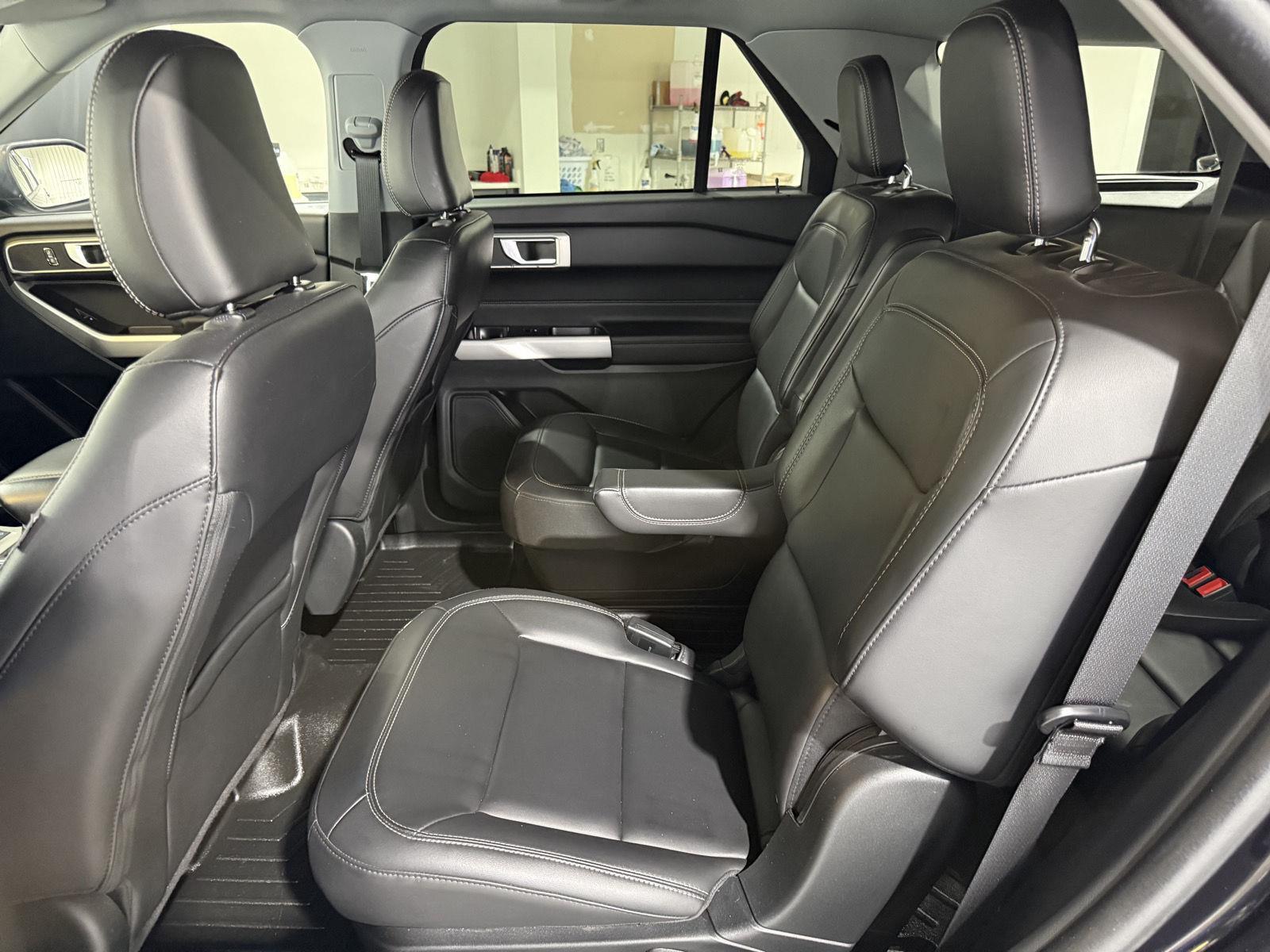 Vehicle photo 23