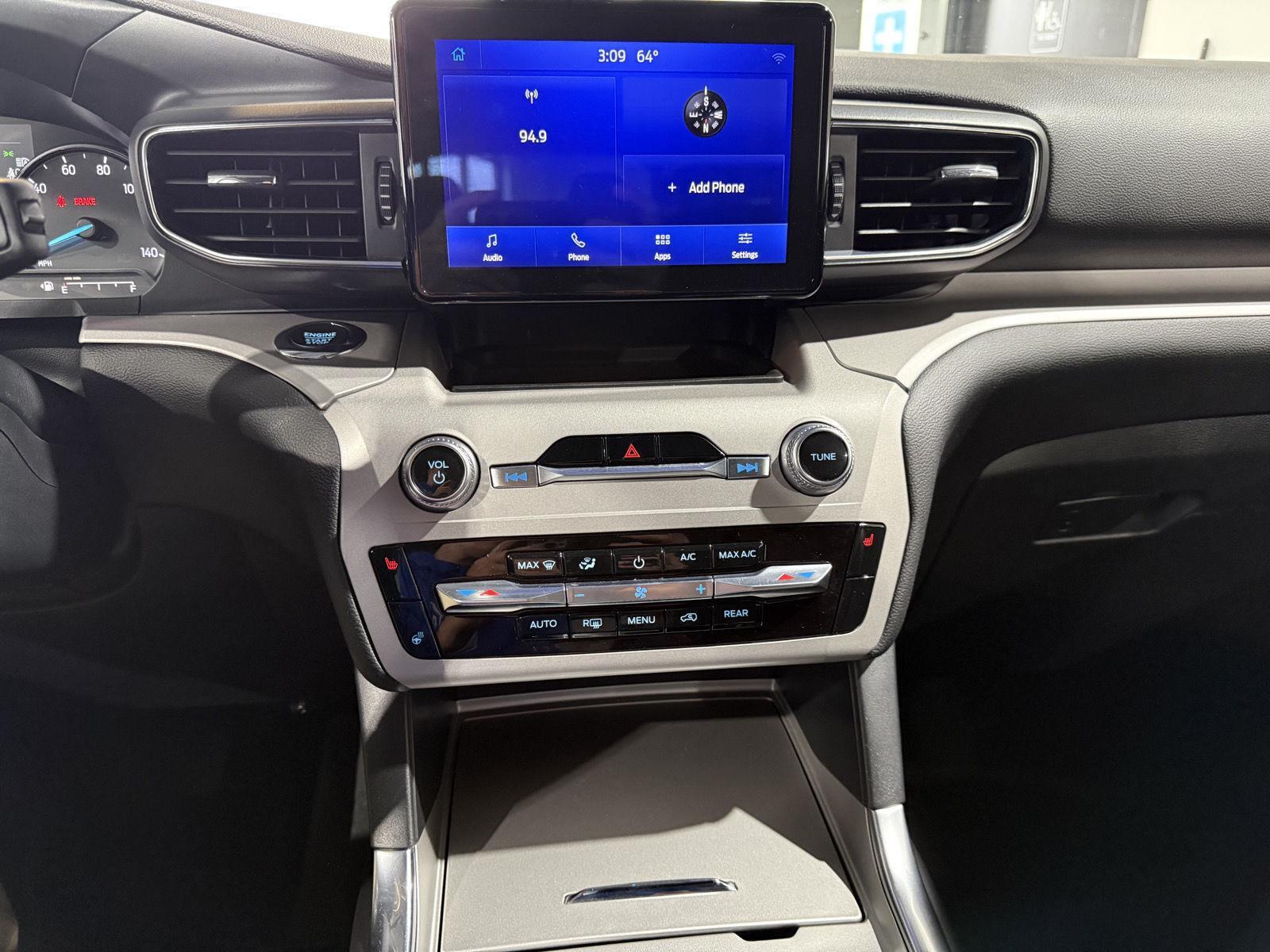 Vehicle photo 30
