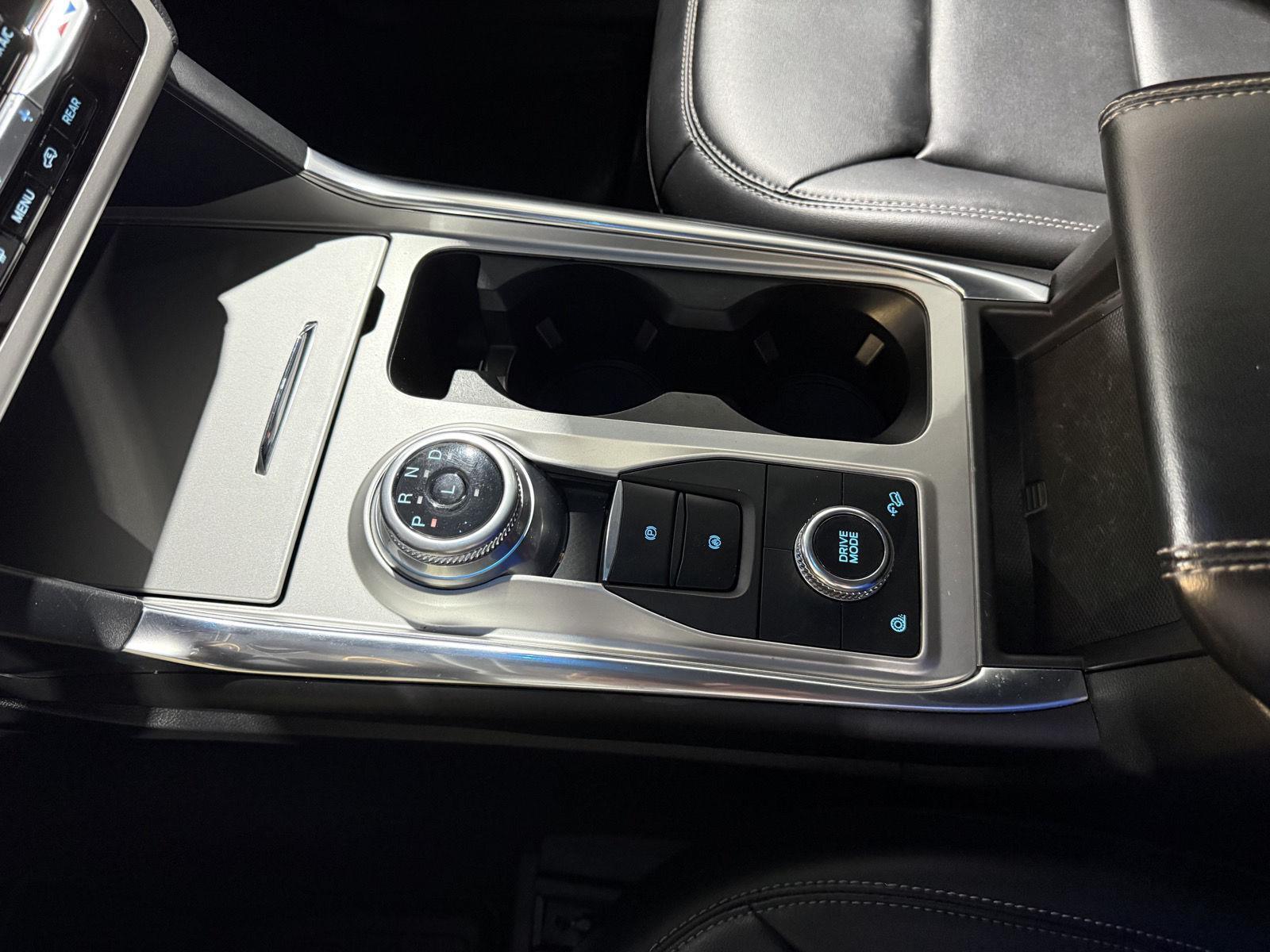 Vehicle photo 32