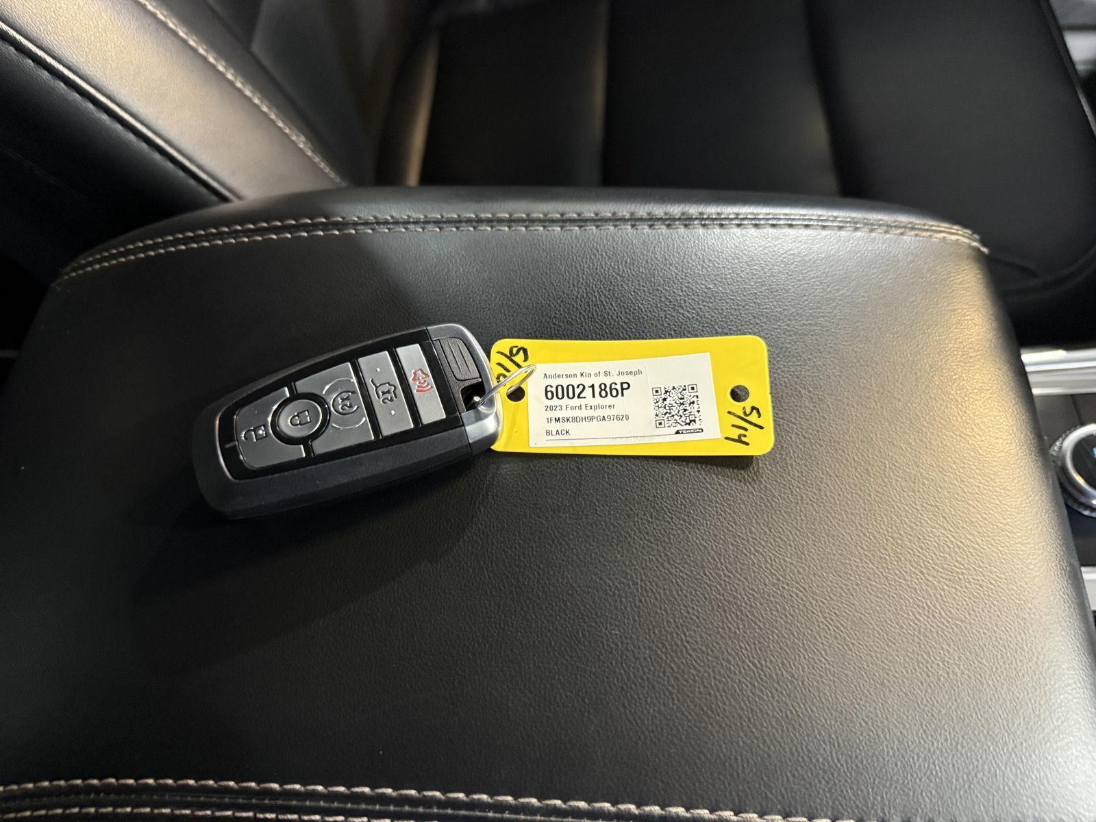 Vehicle photo 36