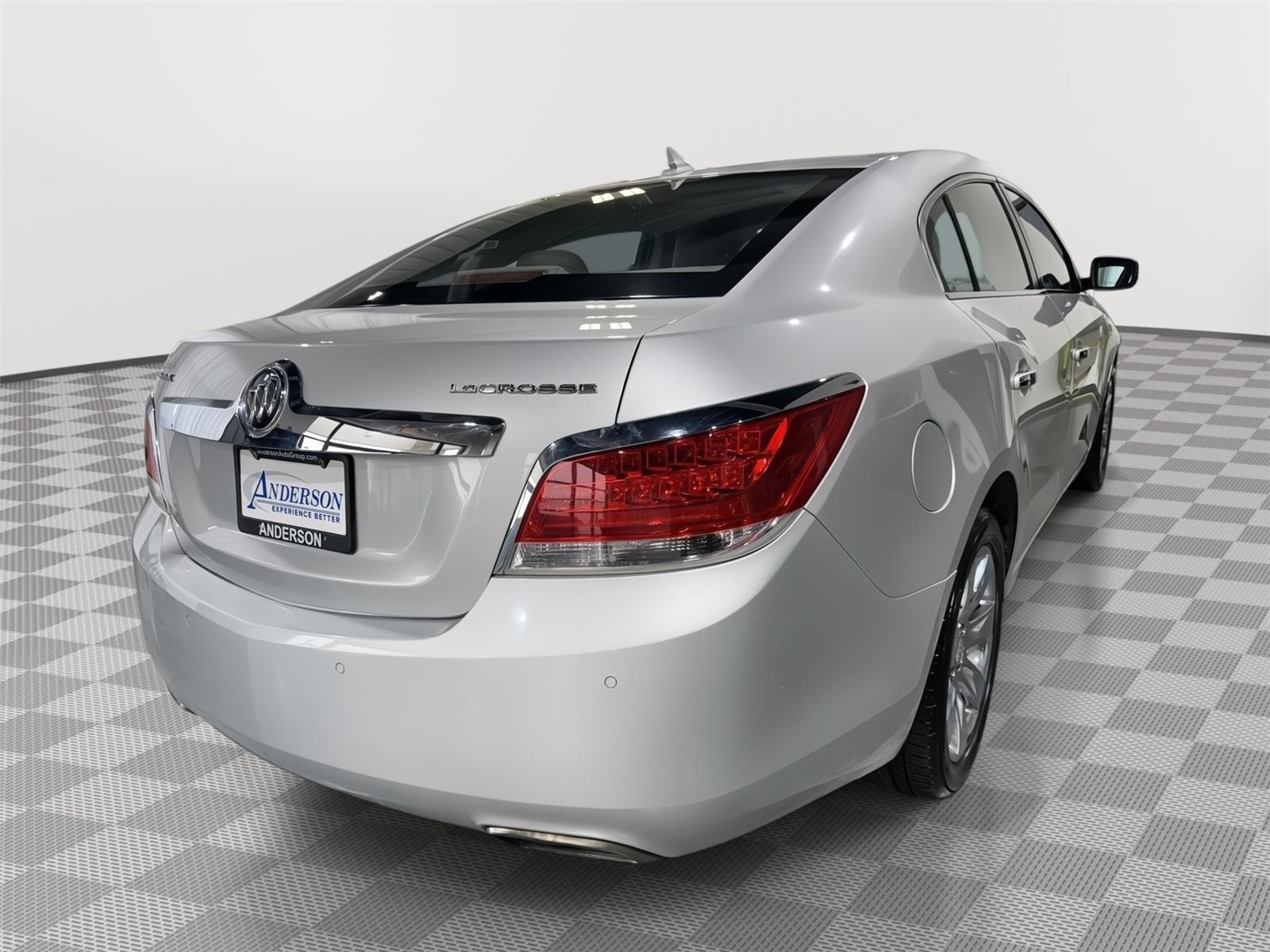 Vehicle photo 7