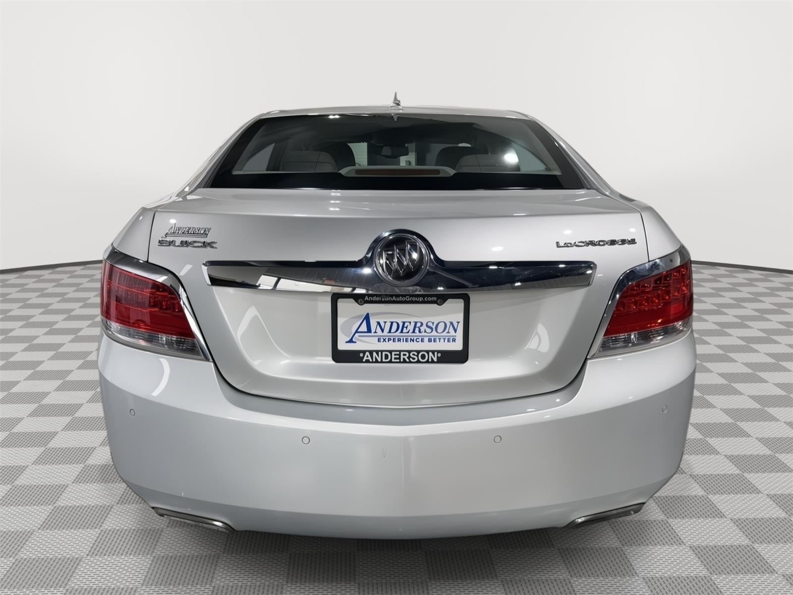 Vehicle photo 8