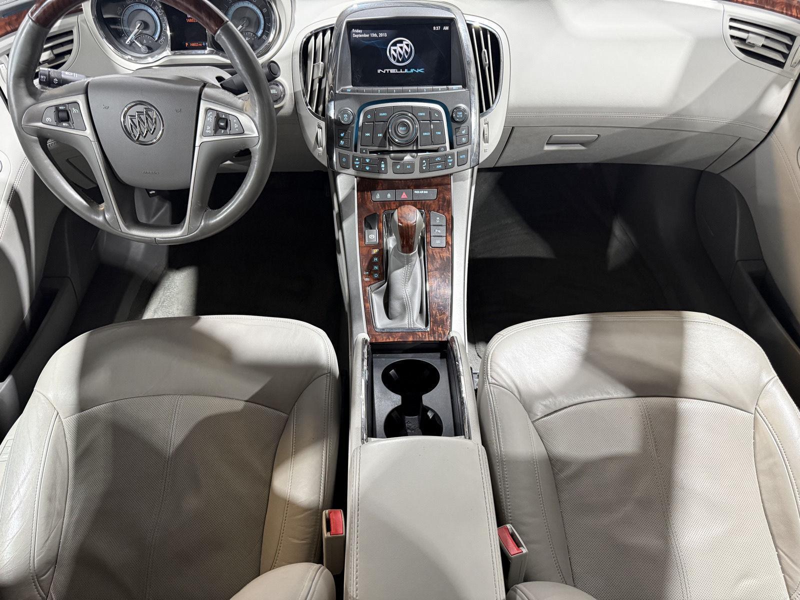 Vehicle photo 15