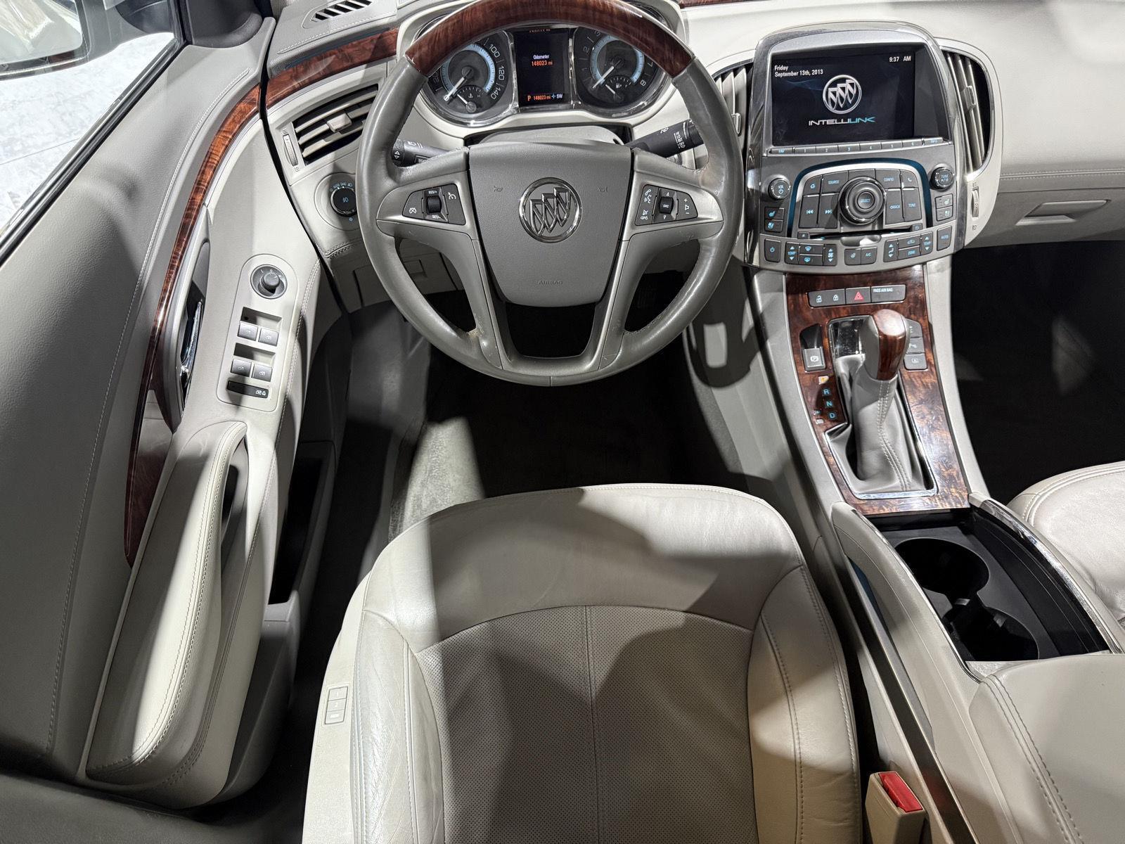 Vehicle photo 16