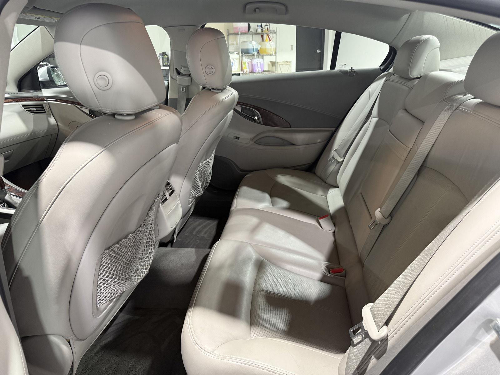 Vehicle photo 23