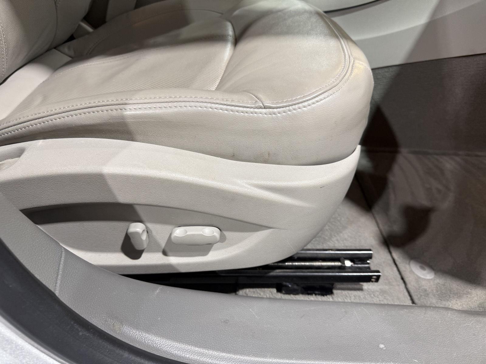 Vehicle photo 27