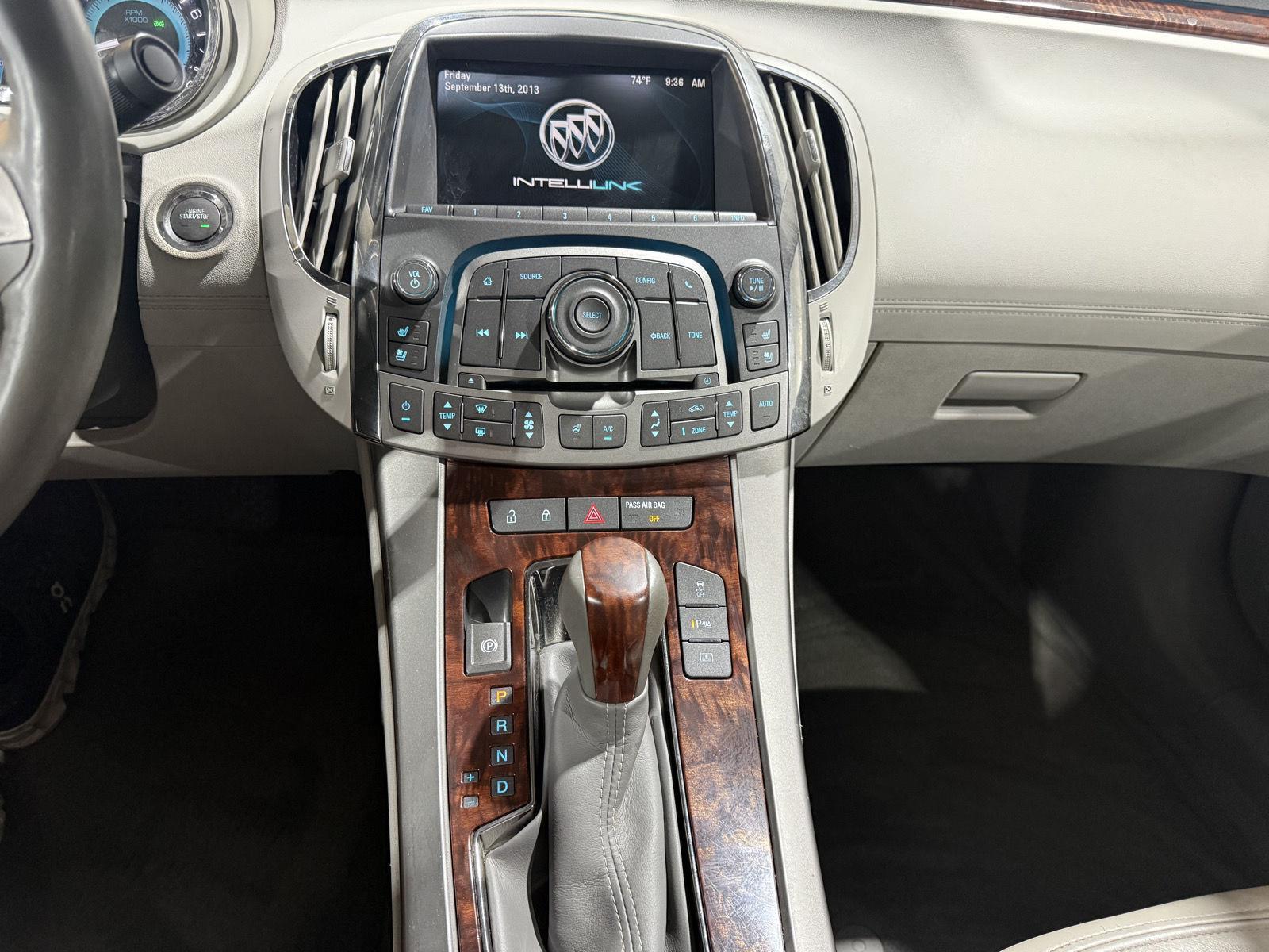 Vehicle photo 29