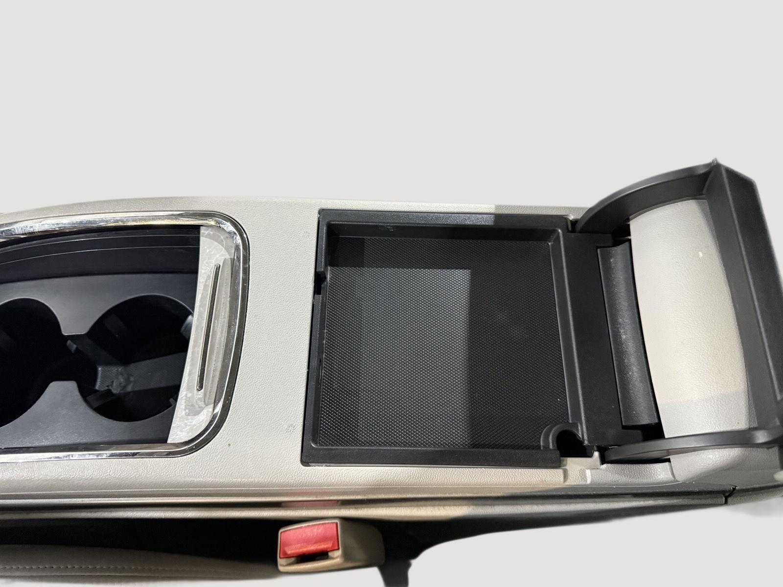 Vehicle photo 32