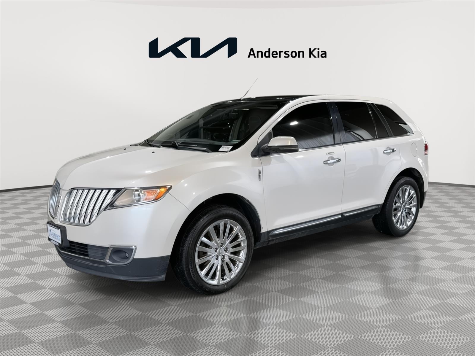 White Platinum Metallic Tri-Coat 2013 Lincoln MKX SUV / Crossover All-Wheel Drive 6-Speed Automatic