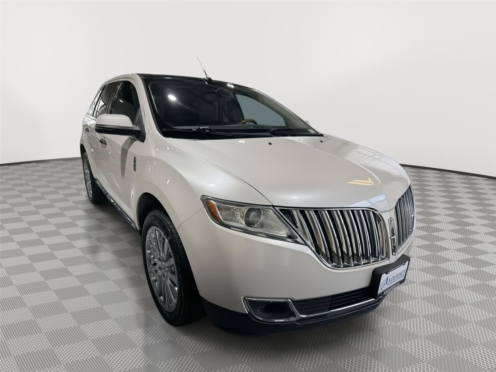 Vehicle photo 5