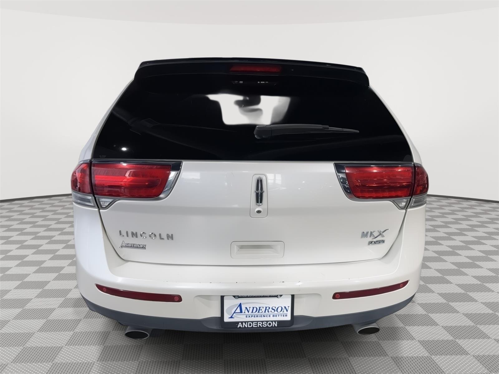 Vehicle photo 8
