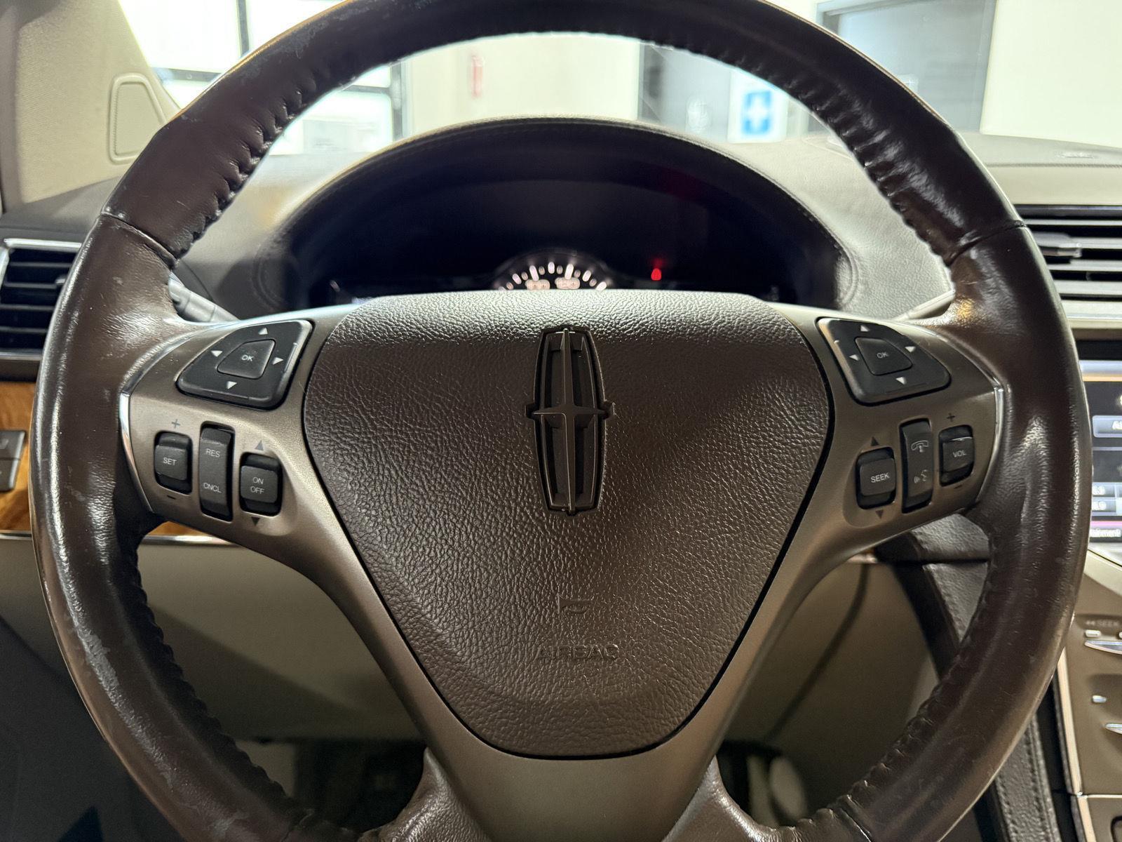Vehicle photo 10