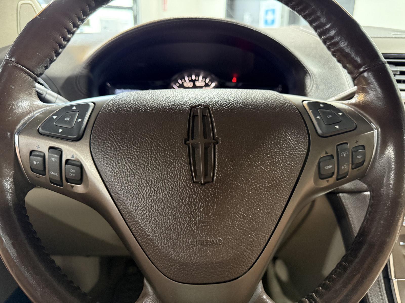 Vehicle photo 11