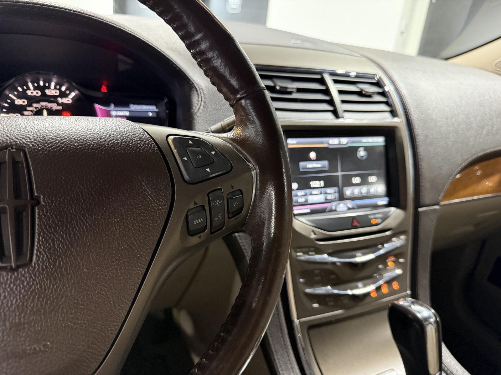 Vehicle photo 13