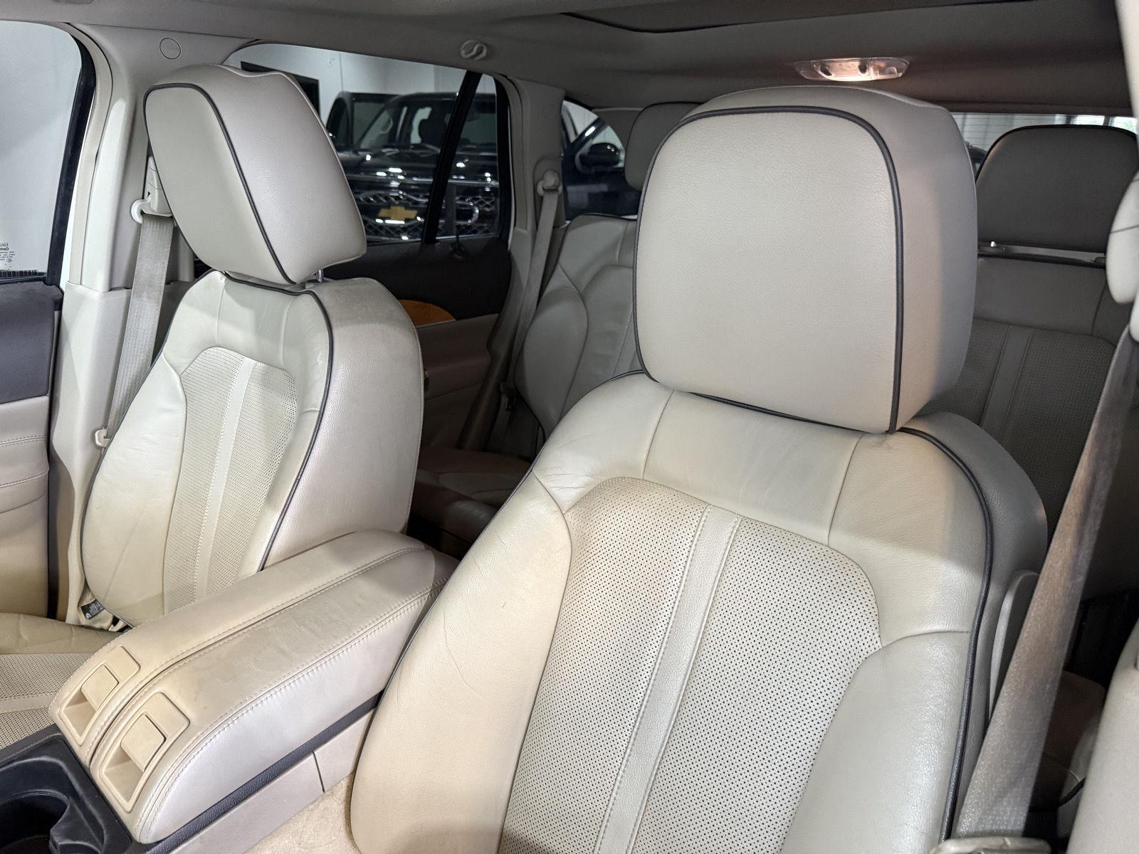 Vehicle photo 16