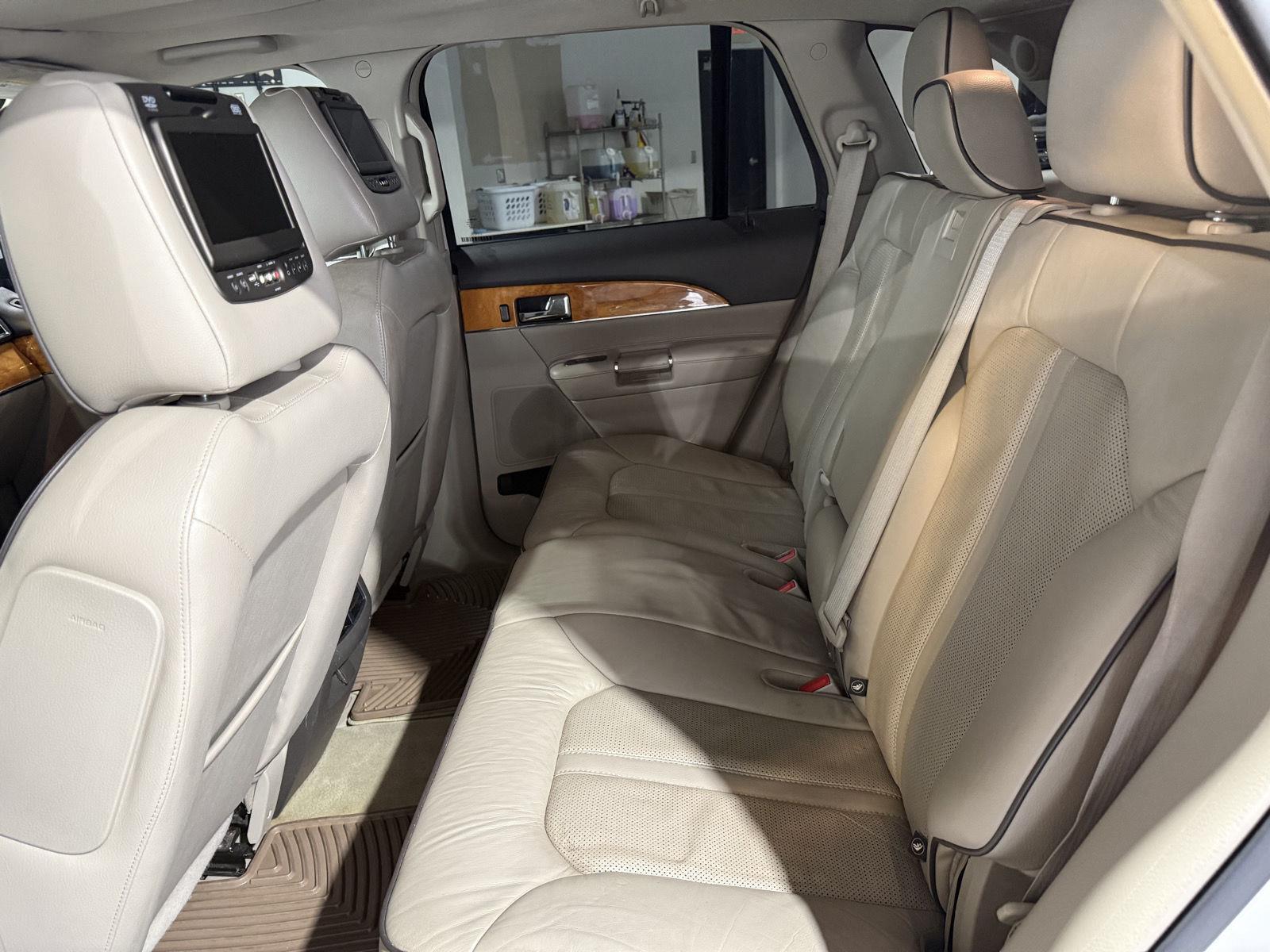 Vehicle photo 21