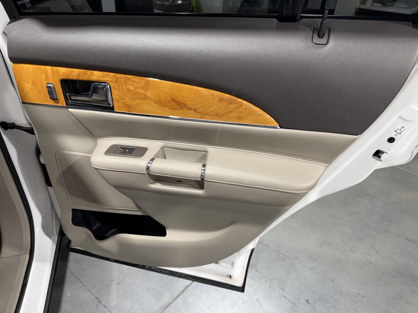 Vehicle photo 22