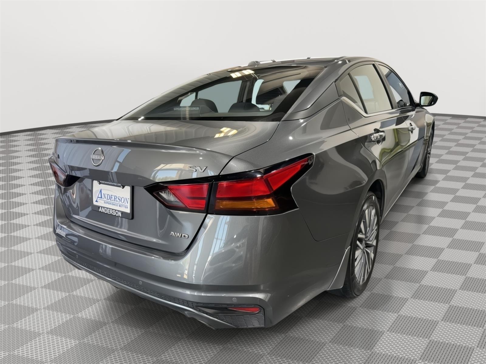 Vehicle photo 7